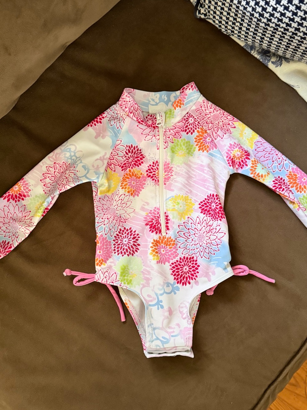Long-Sleeve Floral Rash Guard Swimsuit - Pink